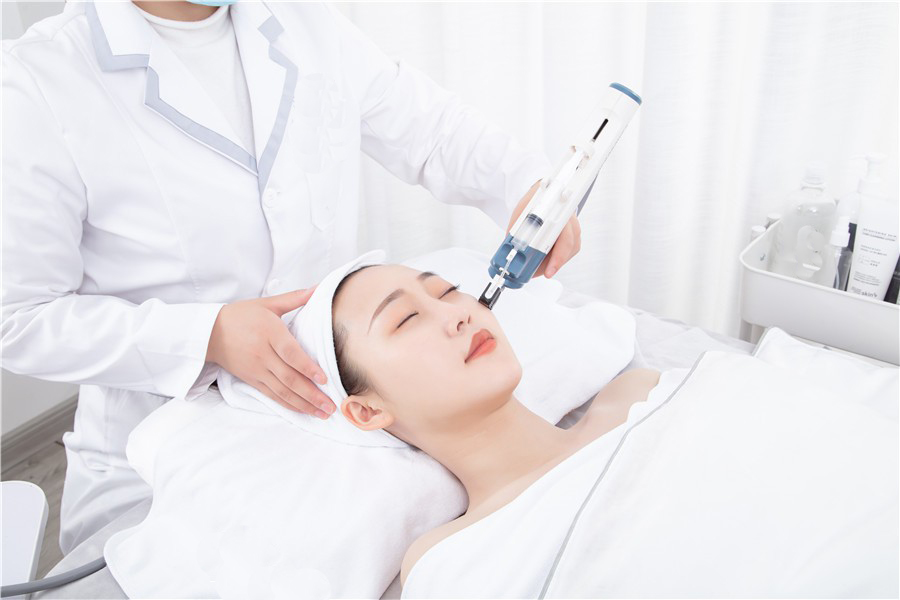 雷竞技盘口服务项目-元气焕活系列皮肤管理：15s无针水光-交联透明质酸钠