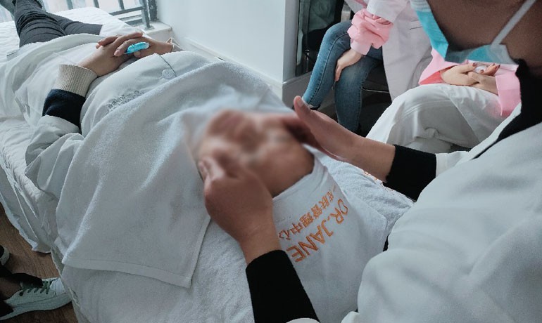 皮肤管理入门知识：打造健康美丽的肌肤